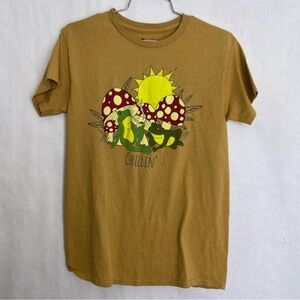5/$25 Spencer small chillin shirt frogs and shrooms 55